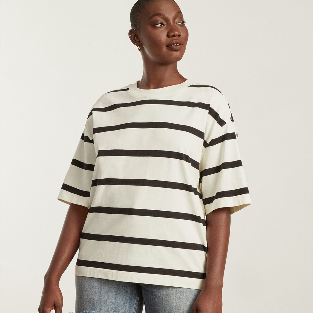 Everlane t shirt. Boxy cut. Medium. Black and White stripe